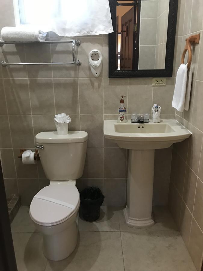 Bella Sombra Guest House Downtown Belize City Esterno foto