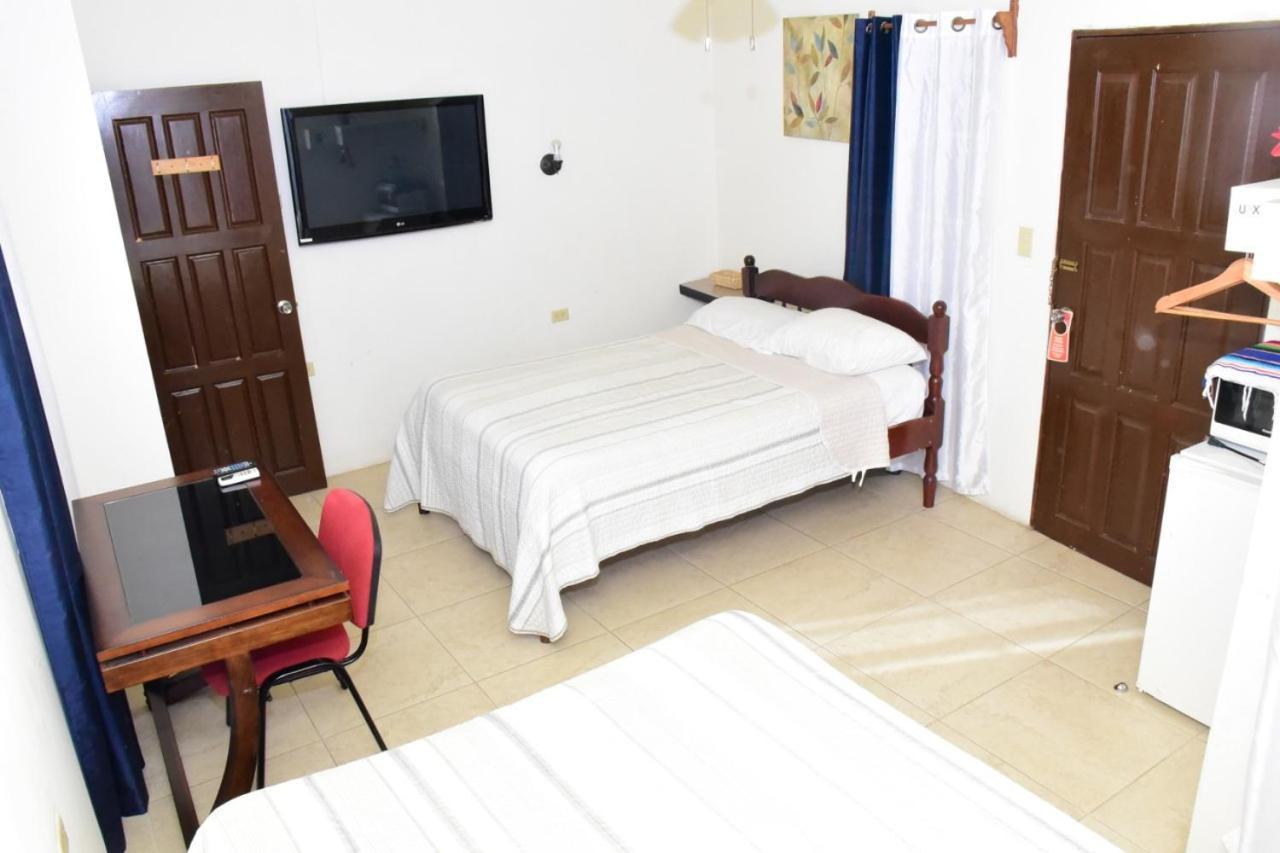 Bella Sombra Guest House Downtown Belize City Esterno foto