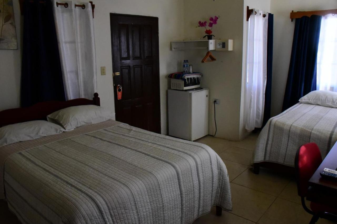 Bella Sombra Guest House Downtown Belize City Esterno foto