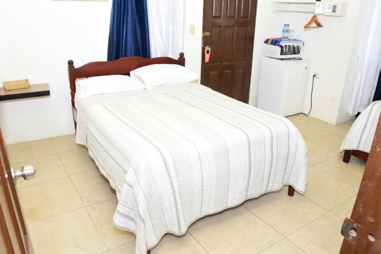 Bella Sombra Guest House Downtown Belize City Esterno foto