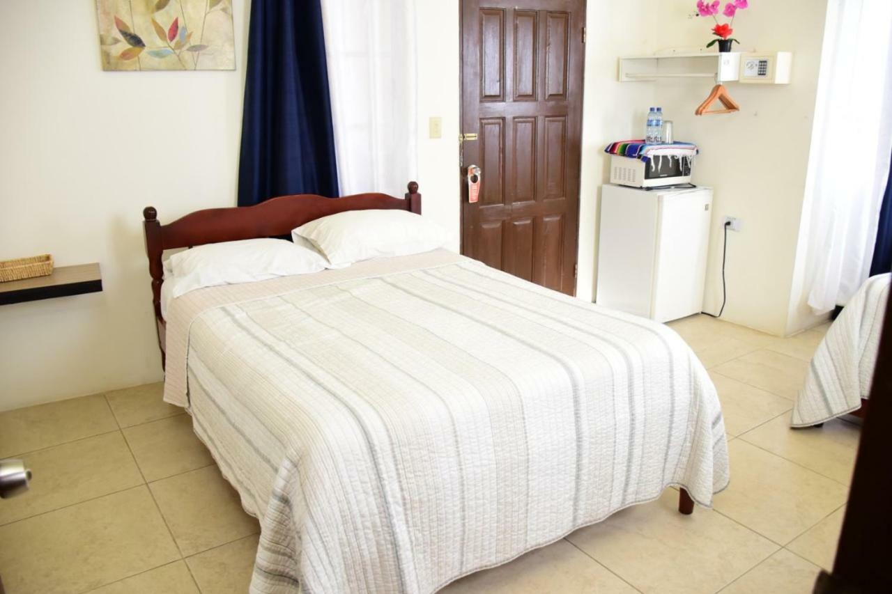 Bella Sombra Guest House Downtown Belize City Esterno foto